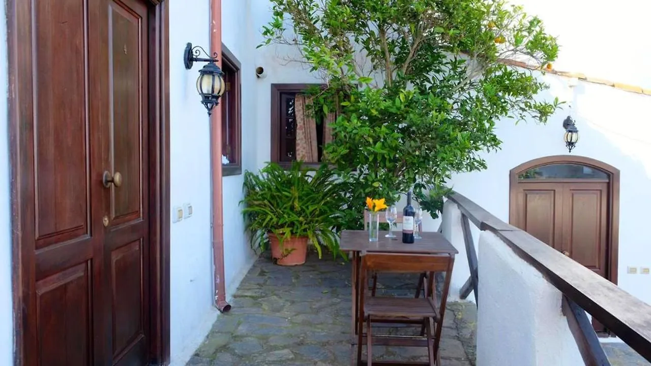 Cosy Santa Cruz Terrace Apartment with BBQ Los Silos