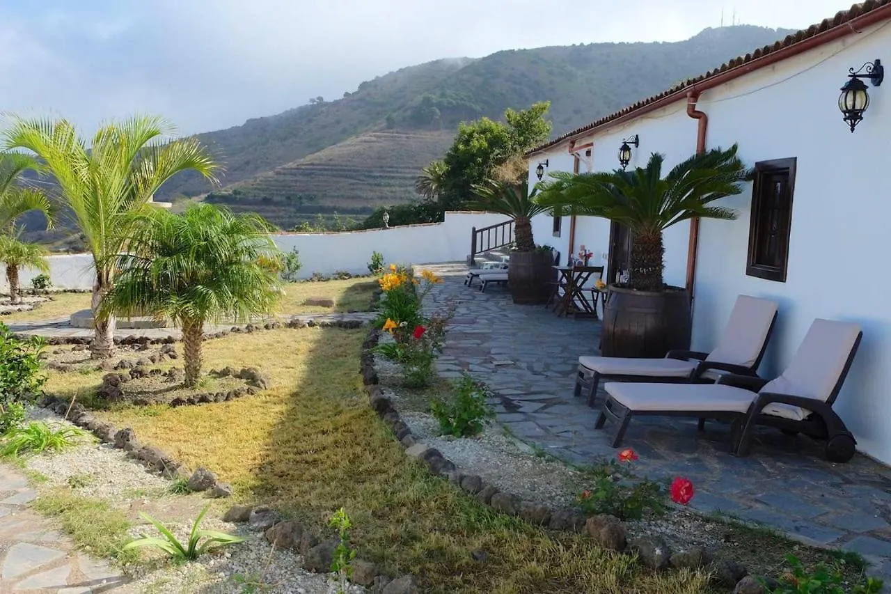 Cosy Santa Cruz Terrace Apartment with BBQ Los Silos